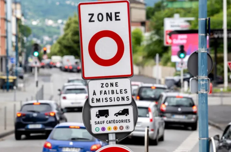 Mobilisation devant les mairies ce week-end pour lutter contre les ZFE ...